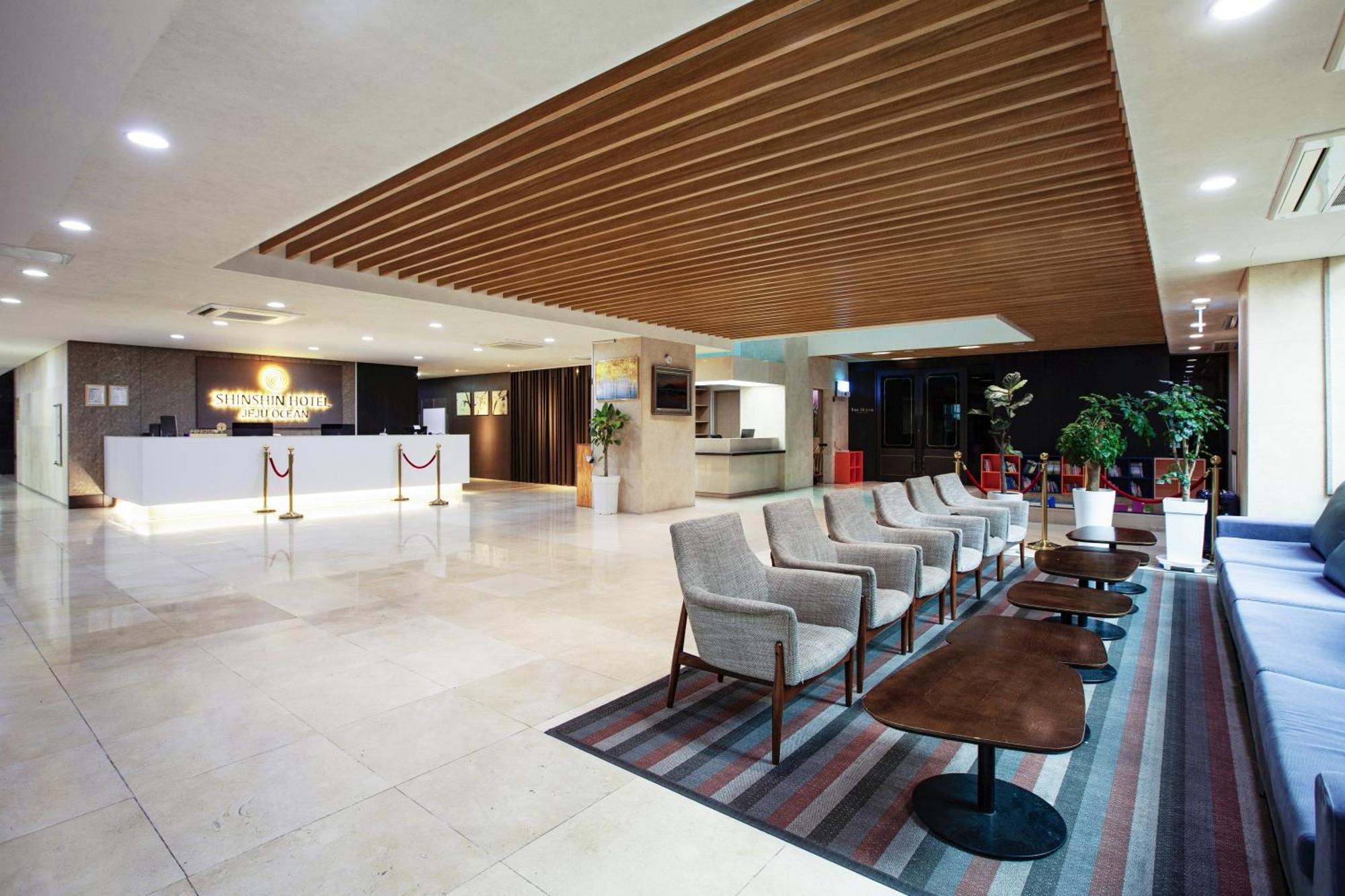 סאוגוויפו Shin Shin Hotel Jeju Ocean מראה חיצוני תמונה