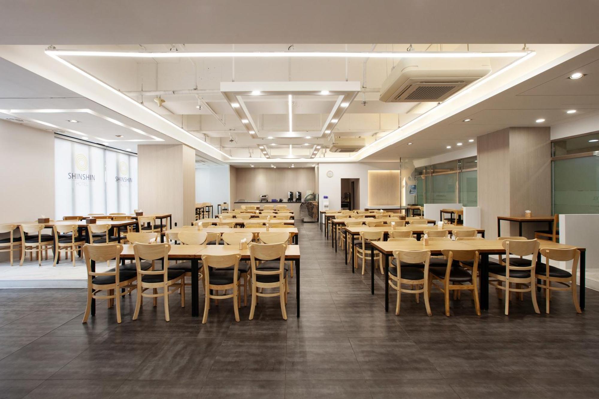 סאוגוויפו Shin Shin Hotel Jeju Ocean מראה חיצוני תמונה
