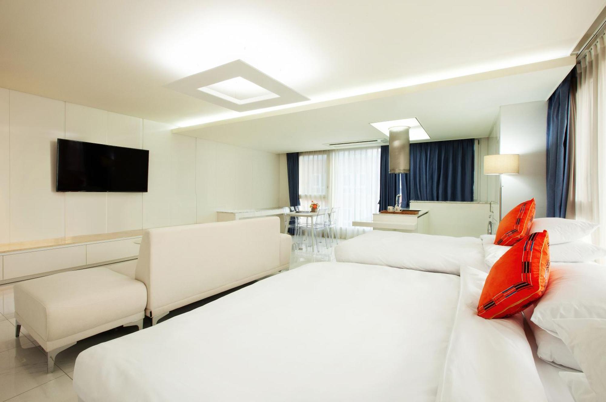 סאוגוויפו Shin Shin Hotel Jeju Ocean מראה חיצוני תמונה