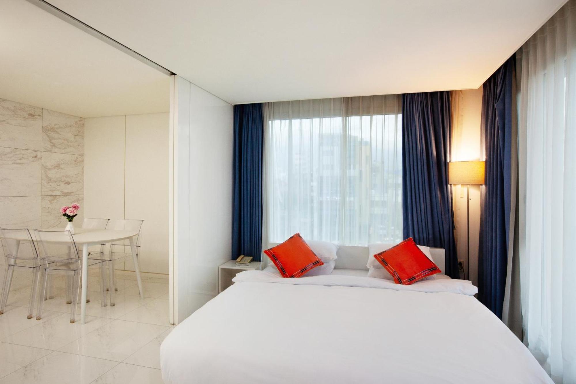 סאוגוויפו Shin Shin Hotel Jeju Ocean מראה חיצוני תמונה