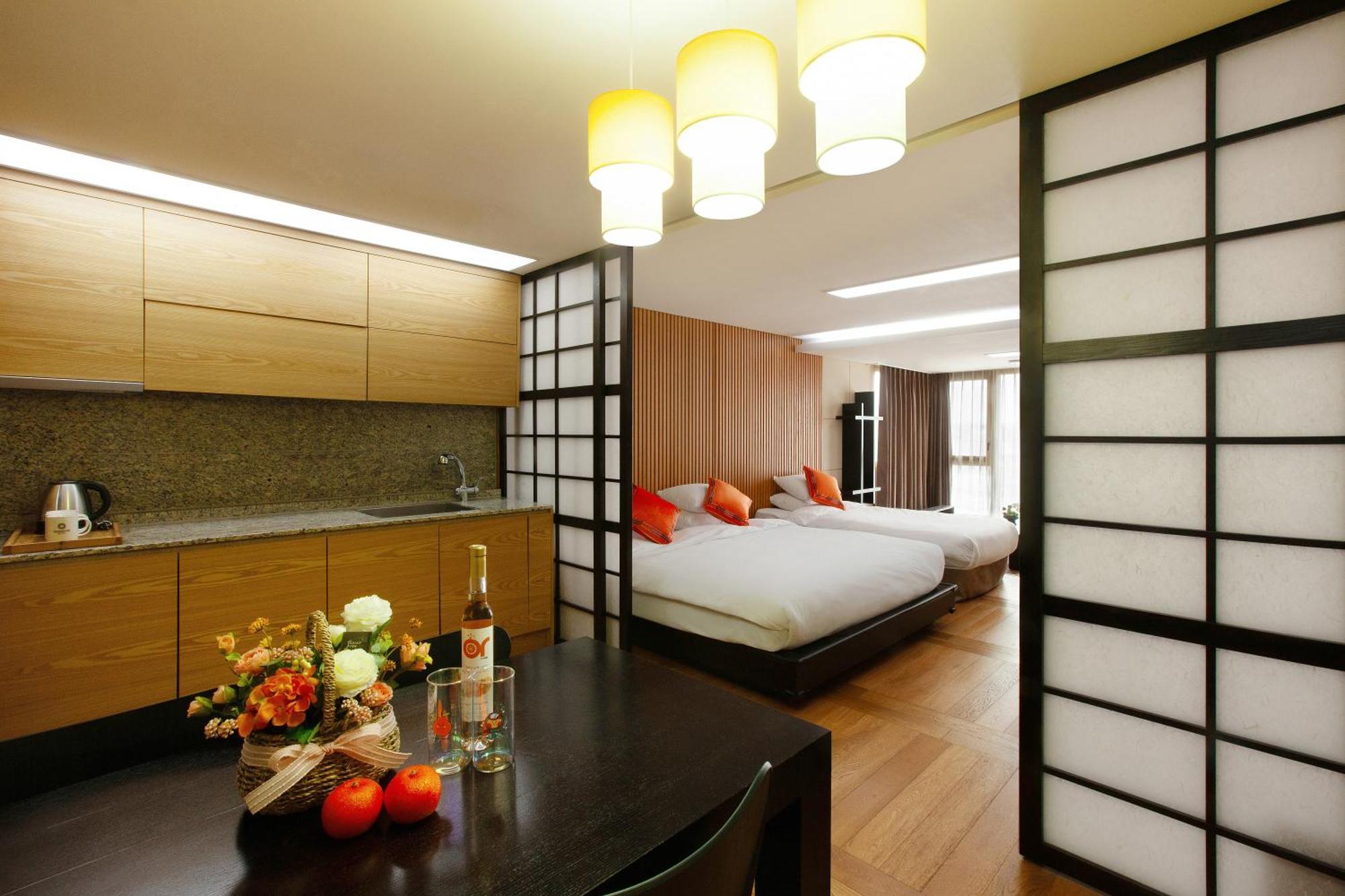 סאוגוויפו Shin Shin Hotel Jeju Ocean מראה חיצוני תמונה