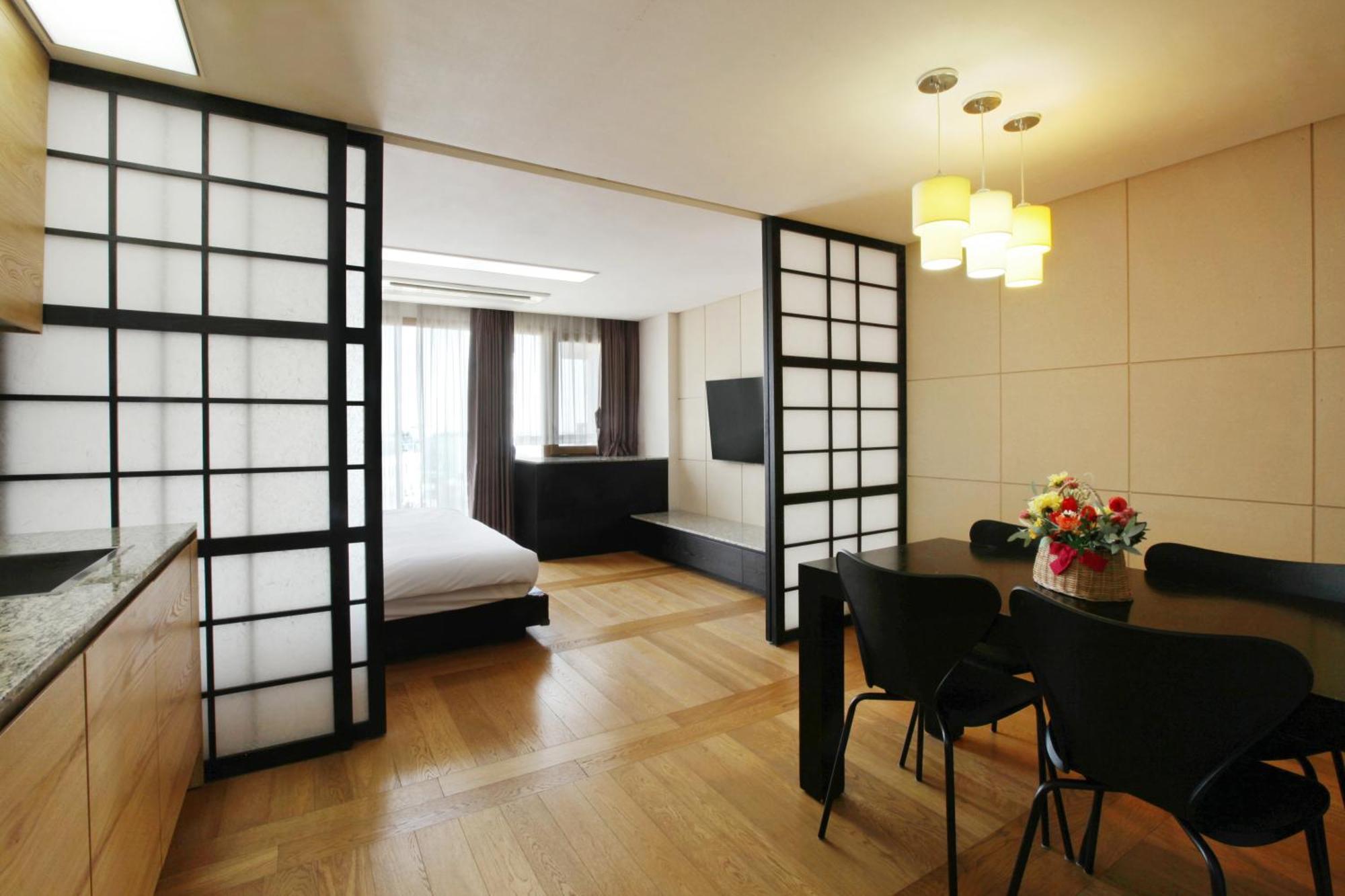 סאוגוויפו Shin Shin Hotel Jeju Ocean מראה חיצוני תמונה