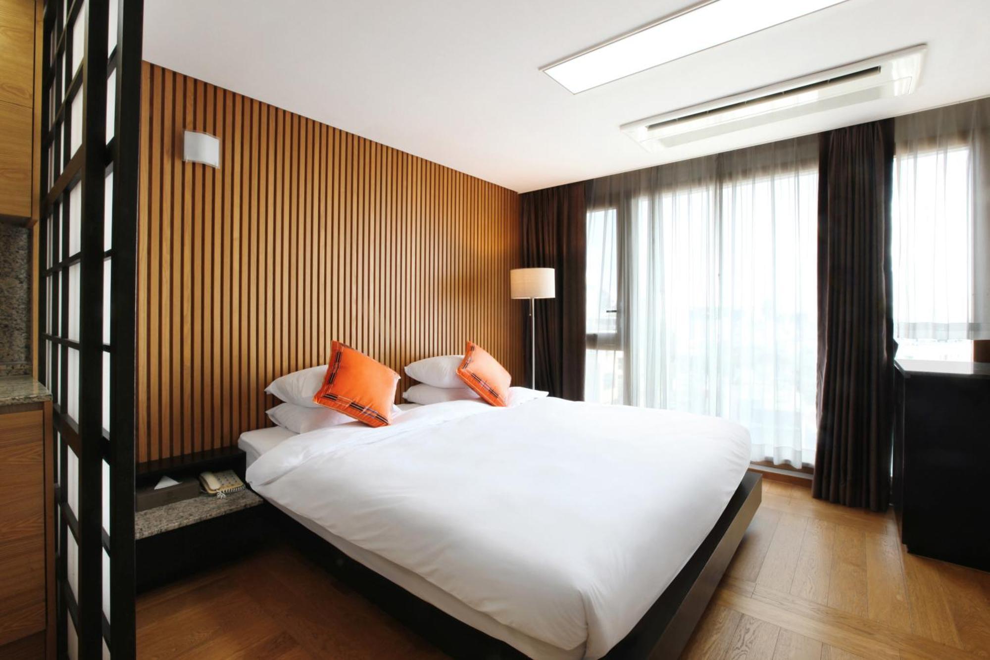 סאוגוויפו Shin Shin Hotel Jeju Ocean מראה חיצוני תמונה