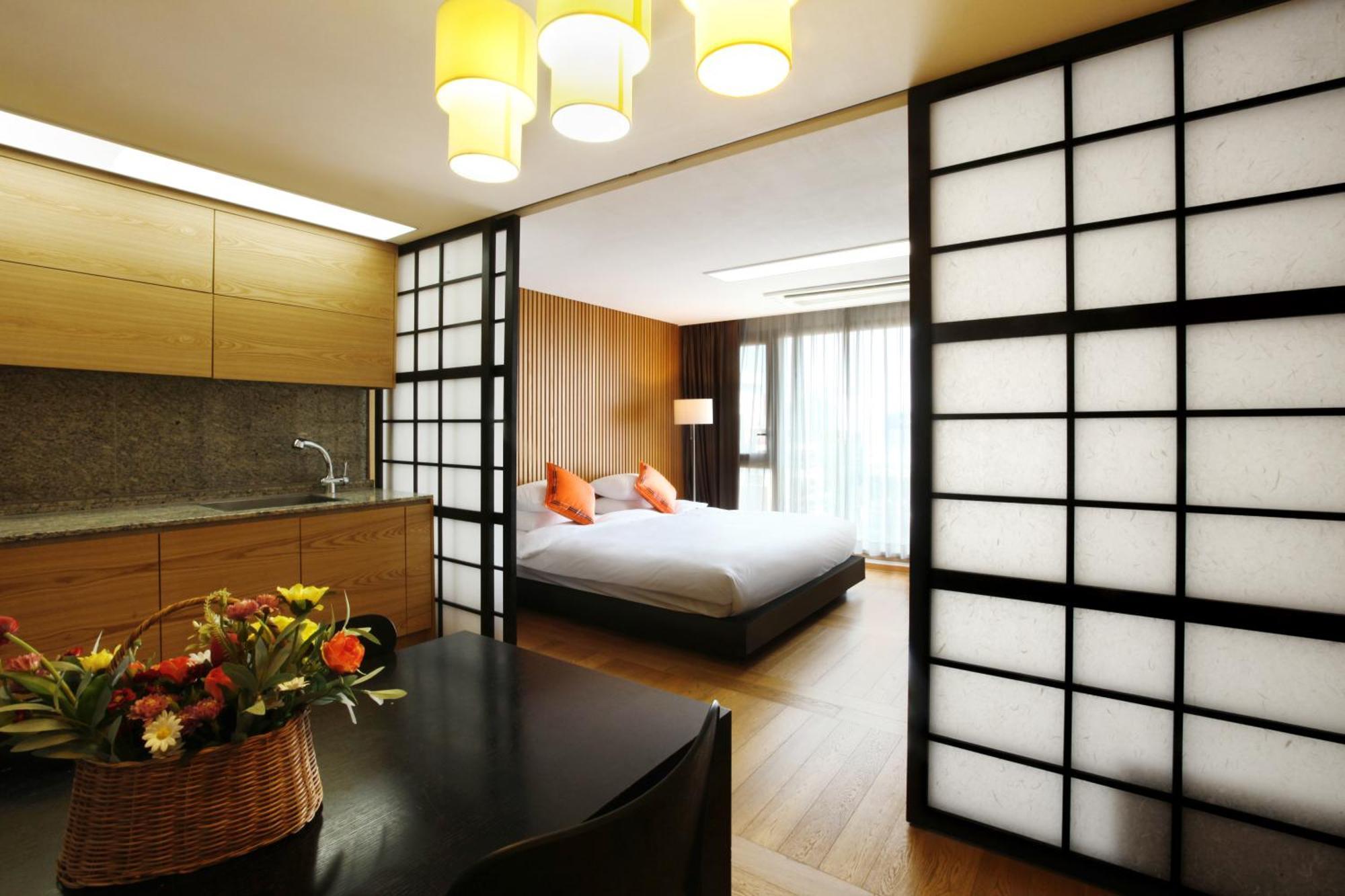 סאוגוויפו Shin Shin Hotel Jeju Ocean מראה חיצוני תמונה